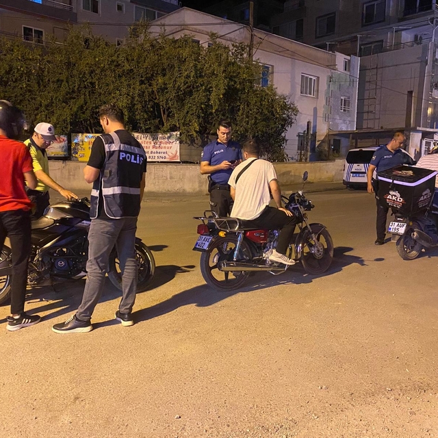 İskenderun ilçesinde polis ekiplerince asayiş uygulaması yapıldı