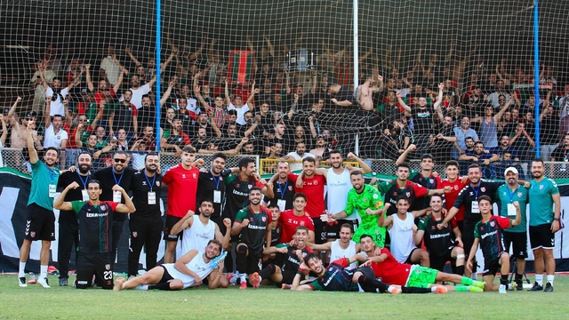 Karşıyaka üst üste 5 hafta İzmir'de oynayacak