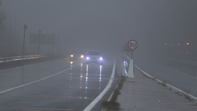 Bolu Dağı'nda sis ve sağanak etkili oldu