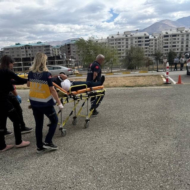 Erzurum'da ambulans helikopter kalp krizi geçiren hasta için havalandı