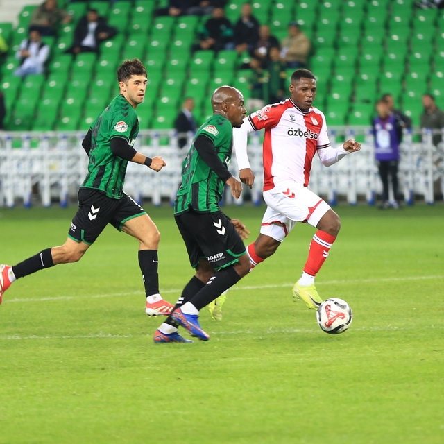 Sakaryaspor 7 yabancıyla maçı tamamladı, Sivasspor federasyona başvurdu