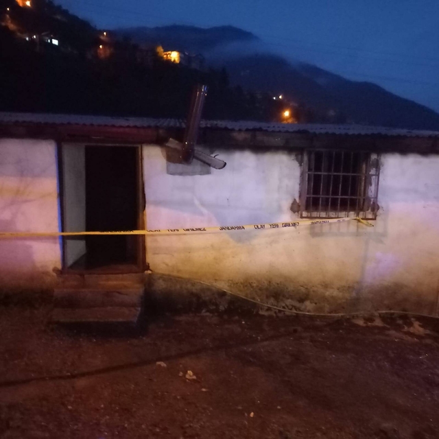 Evinde çıkan yangında öldü