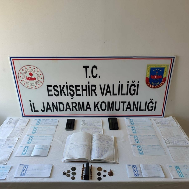 Eskişehir'de tefecilik operasyonunda 2 zanlı yakalandı