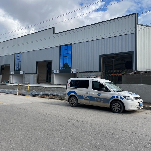 Beton dökümü sırasında elektrik akımına kapılan işçi ağır yaralandı