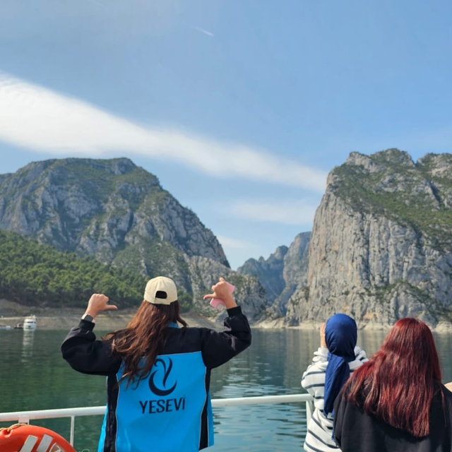 Üniversiteli gençler Yesevi Hareketi ile Şahinkaya Kanyonu'nu keşfetti