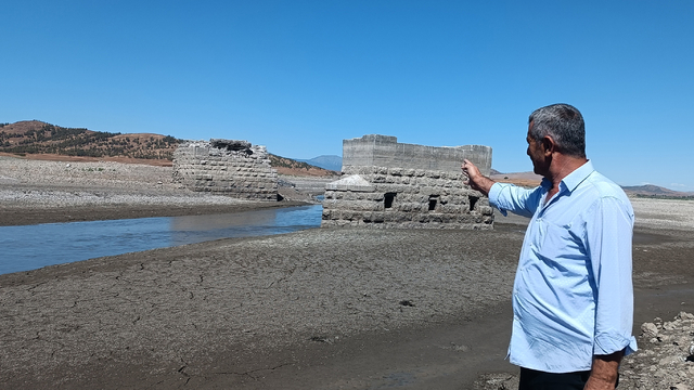Tahtaköprü Barajı'nda sular çekildi; Hicaz Demir Yolu hattı gün yüzüne çıktı