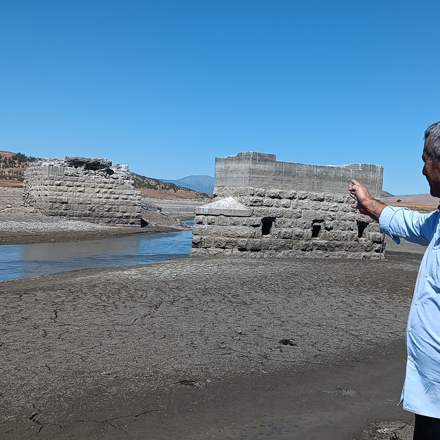 Tahtaköprü Barajı'nda sular çekildi; Hicaz Demir Yolu hattı gün yüzüne çıkt...