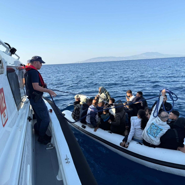 Bodrum'da 24 kaçak göçmen ile 2 organizatör yakalandı