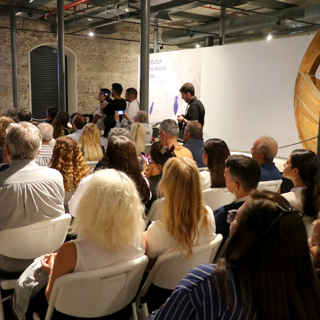 "Çal Dede" belgeseli İzmir'de izleyiciyle buluştu