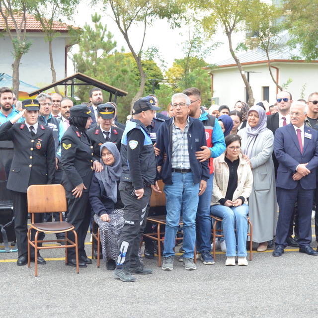 Aksaray'da otoyolda kaza: 2 asker şehit oldu, 1 sivil öldü (2)