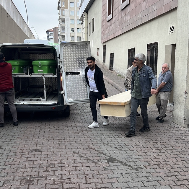 12 yaşındaki üvey oğlu tarafından bıçaklanan baba öldü (2)