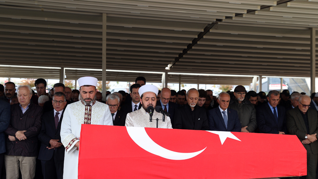 Yavuz Bülent Bakiler, memleketi Sivas'ta son yolculuğuna uğurlandı