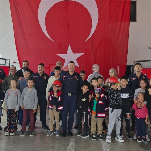 Vezirköprü İtfaiyesi "özel misafirlerini" ağırladı