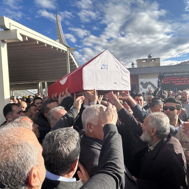 Yavuz Bülent Bakiler, son yolculuğa uğurlandı