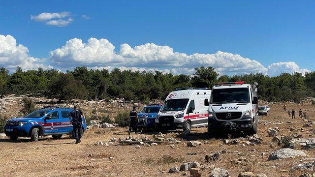 Antalya'da kazdıkları kuyuda jeneratör gazından zehirlendikleri değerlendirilen 3 kişiden 1'i öldü