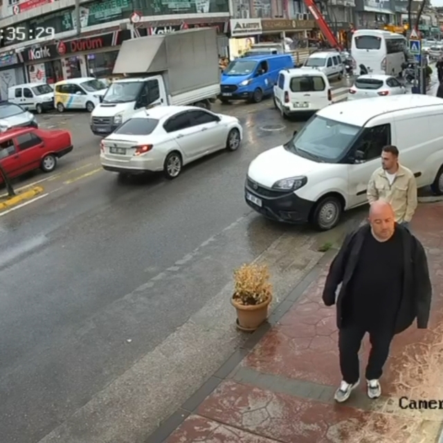 Otomobilin alev alması kamerada