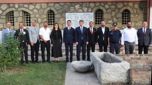 Amasya Valisi Bakan köy müzesi ile kitap fuarını ziyaret etti