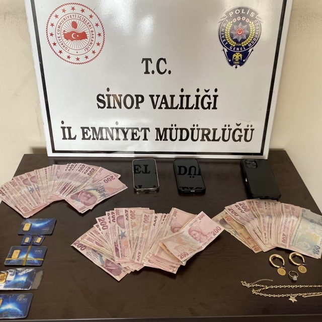 Sinop'ta sahte altın operasyonunda yakalanan 2 zanlı tutuklandı