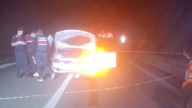 Mersin'de otomobil, kamyona çarptı: 1 ölü, 1 yaralı