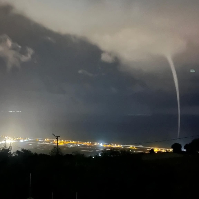 Hatay'da denizdeki hortum kamerada