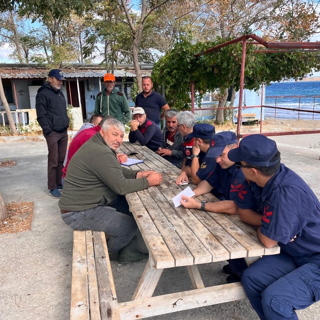Gelibolu'da balıkçılara bilgilendirme toplantısı yapıldı