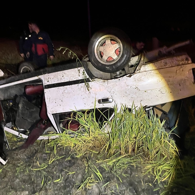 Sinop'ta otomobilin tarlaya devrildiği kazada 1 kişi öldü, 1 kişi yaralandı