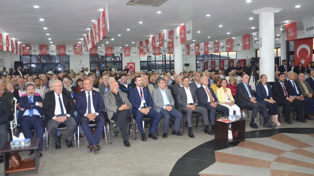 CHP Karamürsel İlçe Başkanlığına Anıl Aksu seçildi