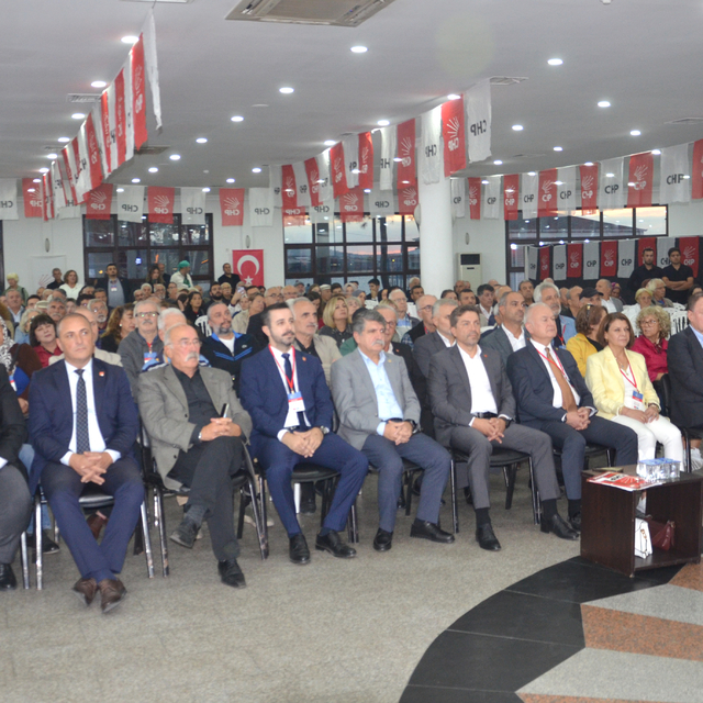 CHP Karamürsel İlçe Başkanlığına Anıl Aksu seçildi