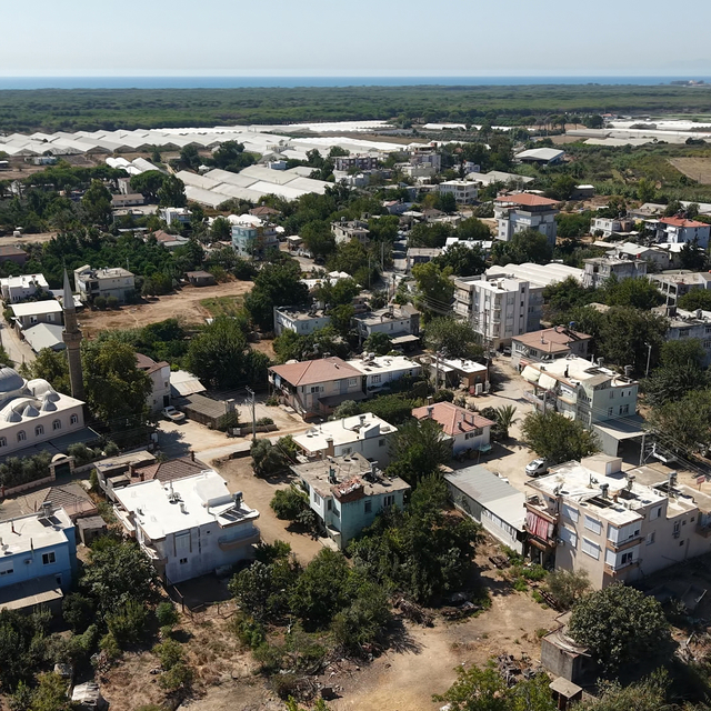 Bir kişinin arazisi hariç, tüm köye herkes hissedar