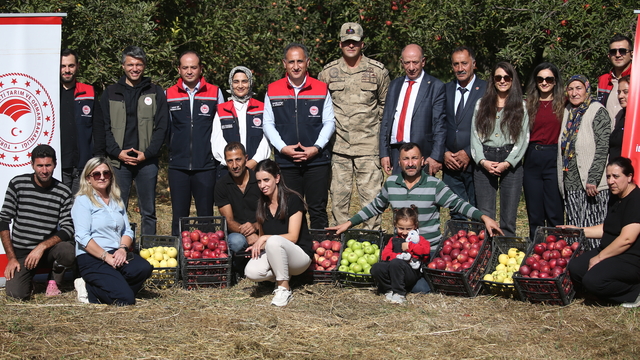 Soğuk şehir Kars'ın "mikroklima" bölgesinde organik elma yetiştiriyorlar
