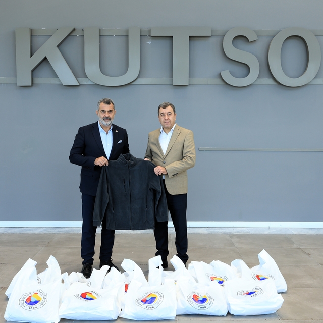 Kumluca'da ihtiyaç sahibi öğrencilere giyecek yardımı yapıldı