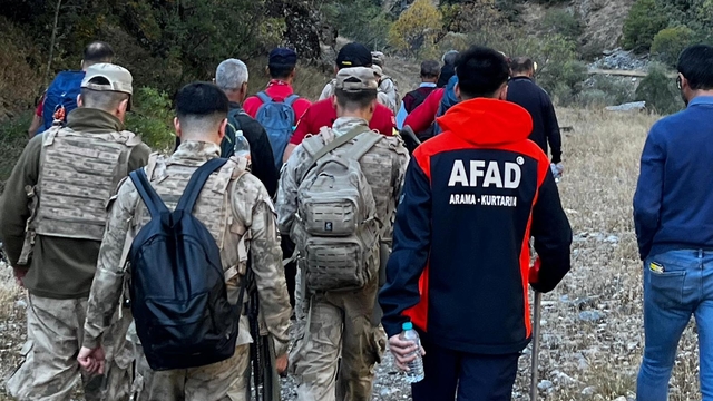 Tunceli'de kaybolan 2 kişi, 13 saat sonra sağ kurtarıldı