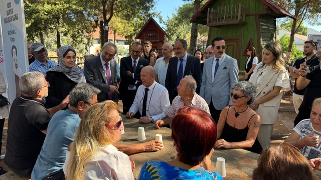 Antalya'da yaşlılar spor ve sanatla sosyalleşti