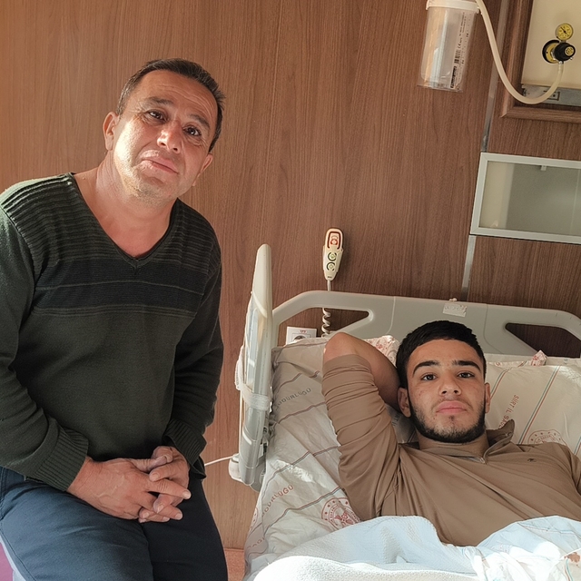 Siirt'te domuz sürüsüne ateş açarken kazara kendini vuran genç yaralandı