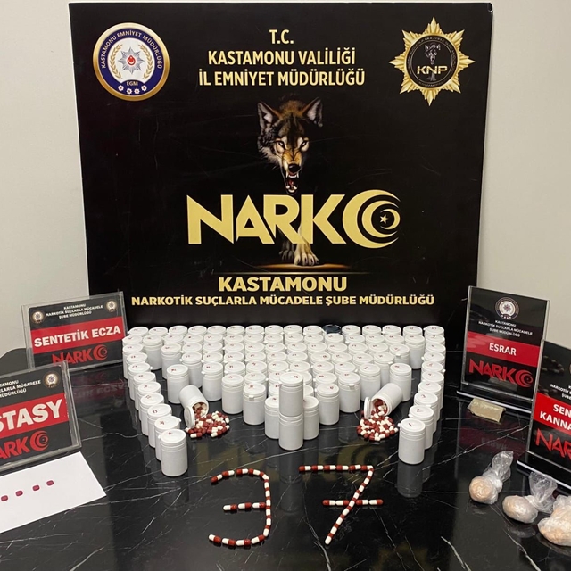 Kastamonu'da uyuşturucu operasyonunda 2 zanlı tutuklandı