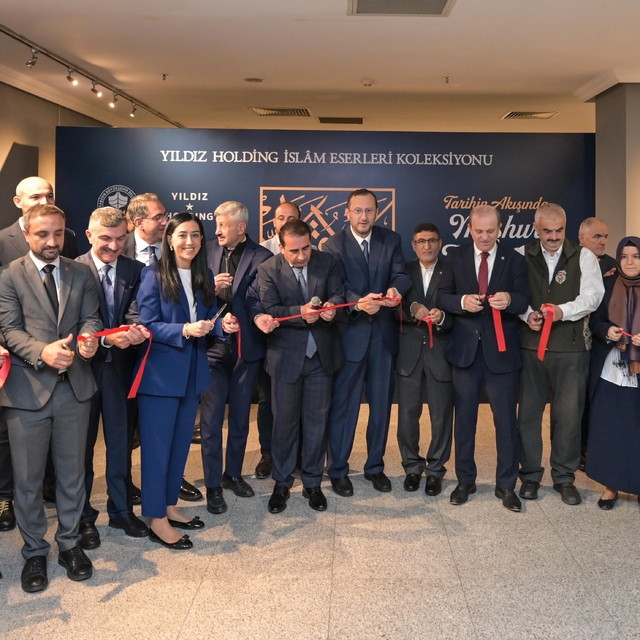 'Tarihin Akışında Meşhur Hattatlar' sergisi Trabzon'da ziyarete açıldı