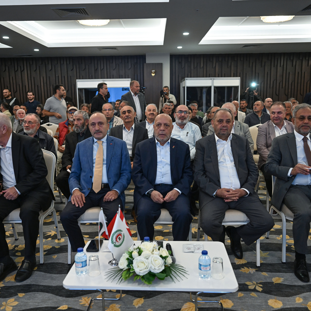 HAK-İŞ'ten "Yaşlılıkta Sosyal Koruma ve Sendikal Perspektif" paneli