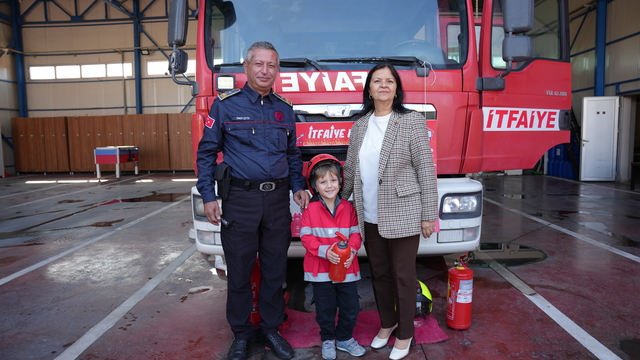 Sındırgı'da anaokulu öğrencilerden itfaiyeye ziyaret