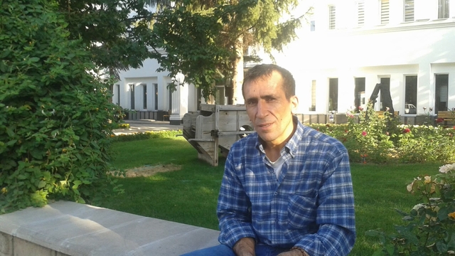 Babasını öldürüp polise teslim oldu