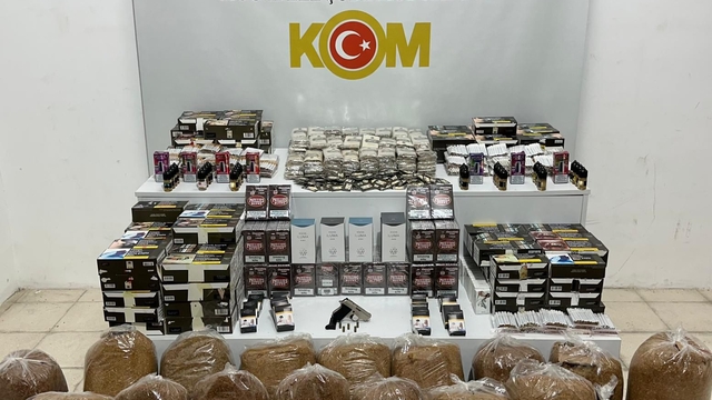 Samsun'da kaçakçılık operasyonunda 18 zanlı yakalandı