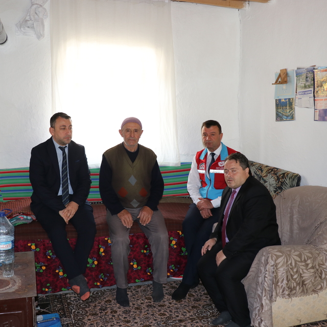 Boğazkale SYDV görevlileri yaşlıları ziyaret etti