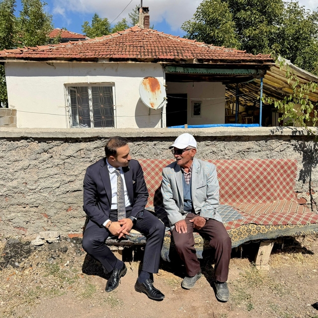 Gemerek Kaymakamı Koca, Dünya Yaşlılar Günü dolayısıyla ziyaretlerde bulund...