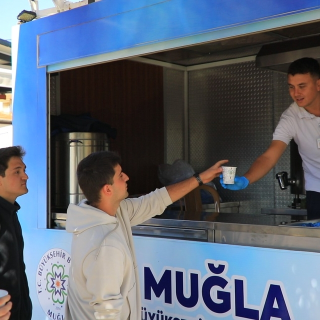 Muğla'da üniversite öğrencilerine haftanın 5 günü ücretsiz çorba ikramı