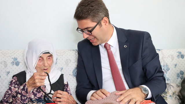 Van'da 106 yaşındaki kadına vefa ziyareti