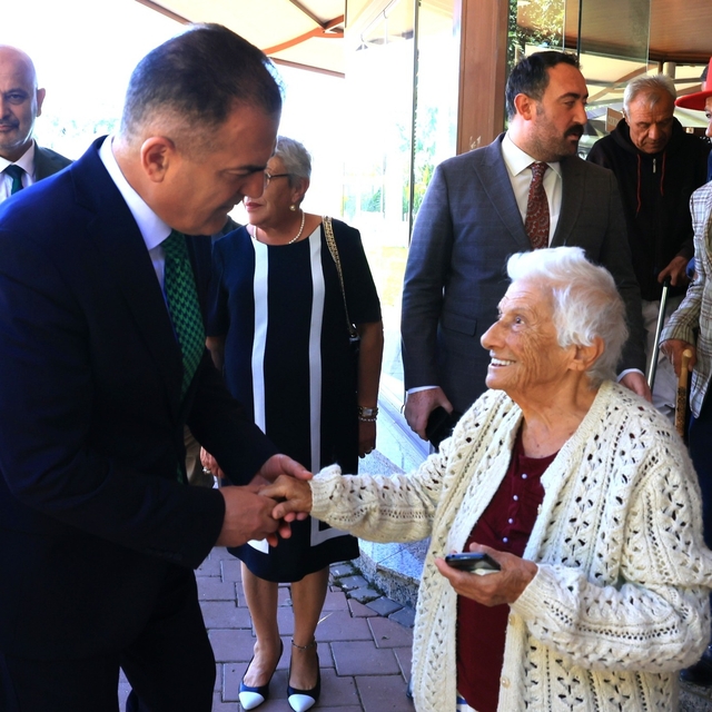 Muğla Valisi Akbıyık, 91 yaşındaki huzurevi sakininin TOGG ile gezme isteği...