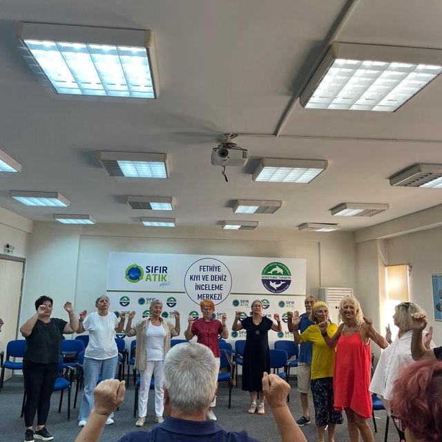 Fethiye'de 60 yaş üstü kişiler, yaratıcı drama atölyesine katıldı