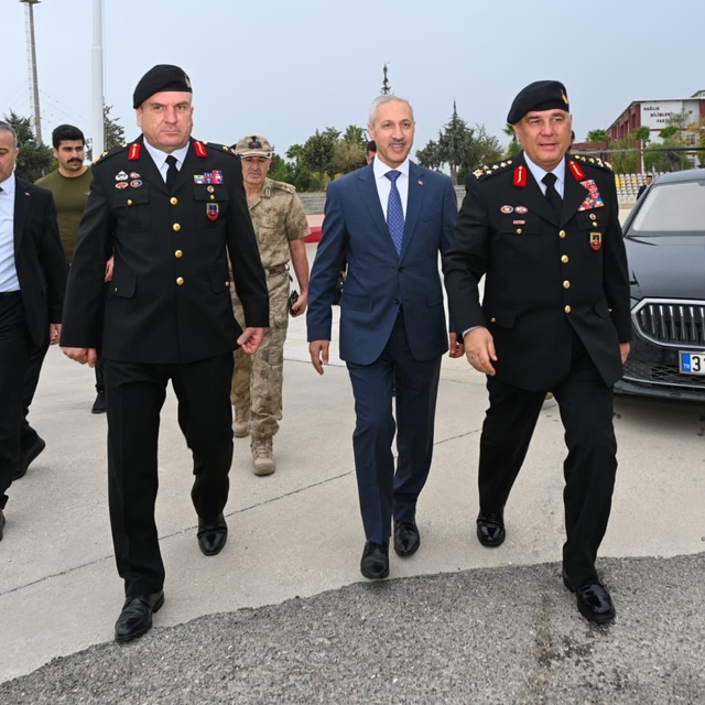 Orgeneral Ali Çardakçı, HMKÜ 100. Yıl Köyü'nü ziyaret etti