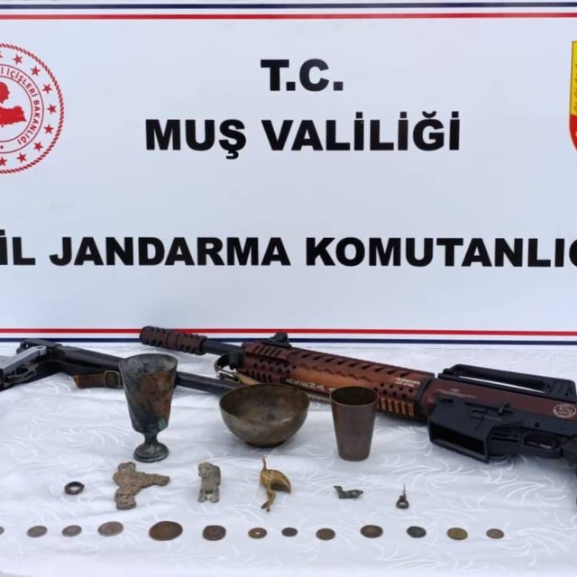 Muş'ta sikke ve objeler ele geçirildi