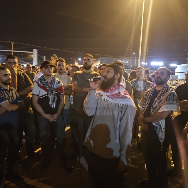 Adana'da İsrail protestosu; ABD Konsolosluğu'na taşla saldırdılar
