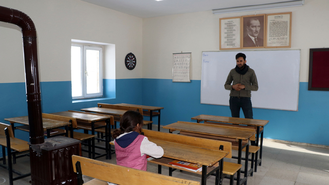 Önceki okulunun tek öğrencisiydi, şimdi 32 arkadaşı var